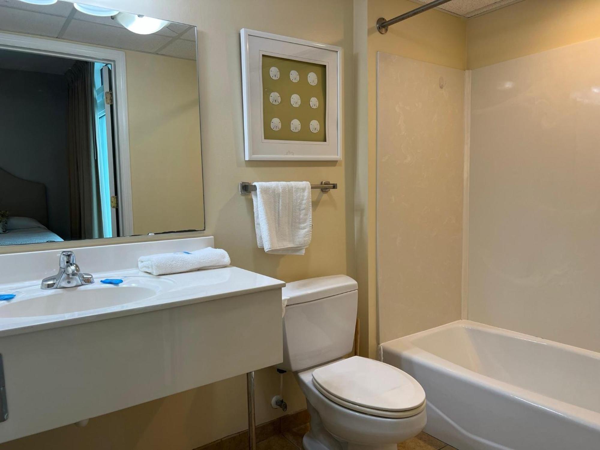 2501 S Ocean Blvd, 0811 - Ocean Front Sleeps 6 Holiday home Myrtle Beach
