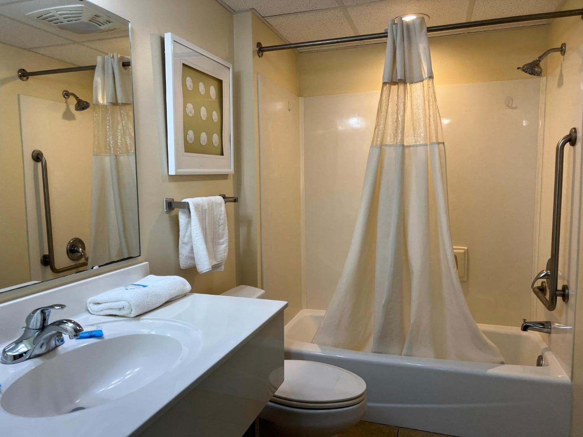 Holiday home 2501 S Ocean Blvd, 0811 - Ocean Front Sleeps 6 Myrtle Beach