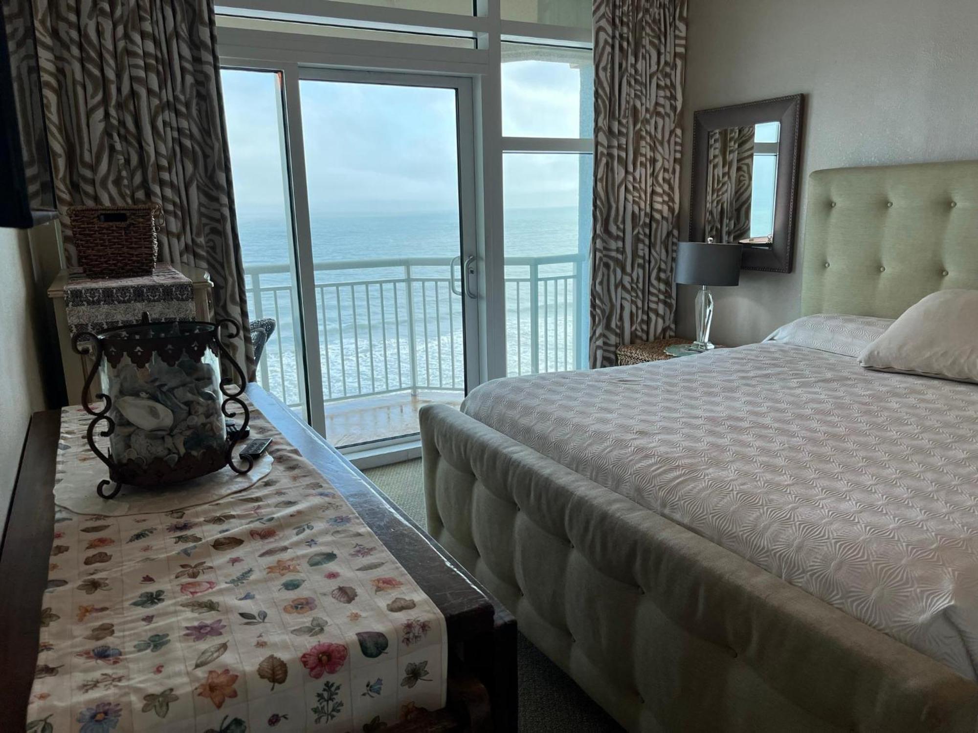 2501 S Ocean Blvd, 0811 - Ocean Front Sleeps 6 Holiday home