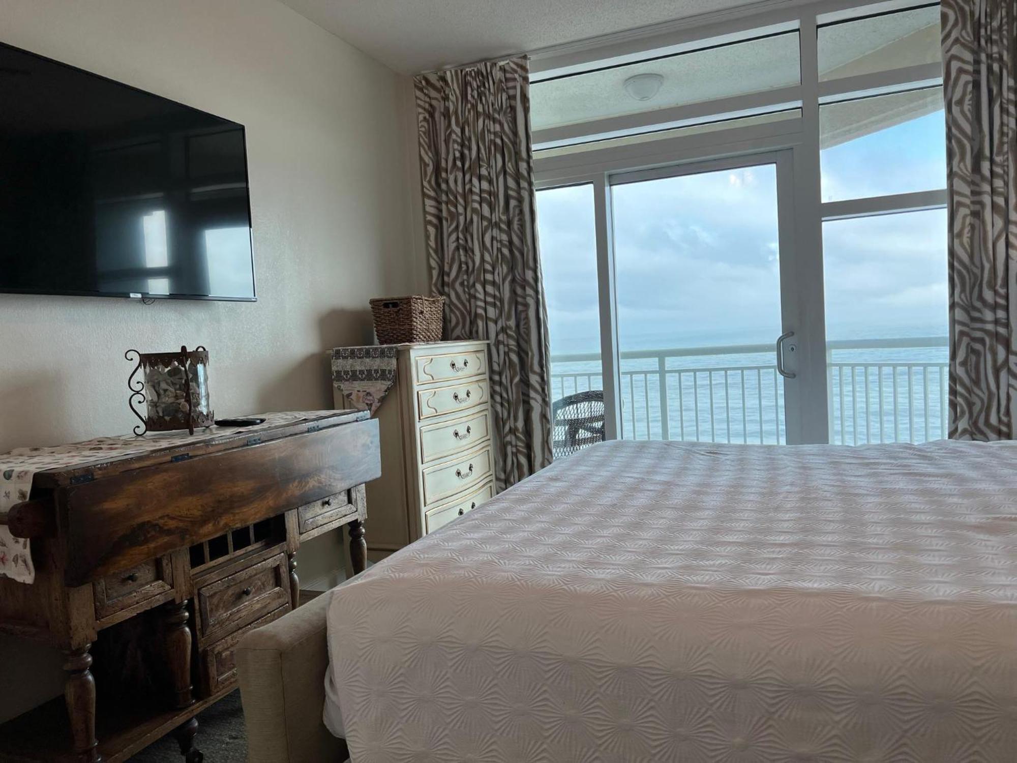 2501 S Ocean Blvd, 0811 - Ocean Front Sleeps 6