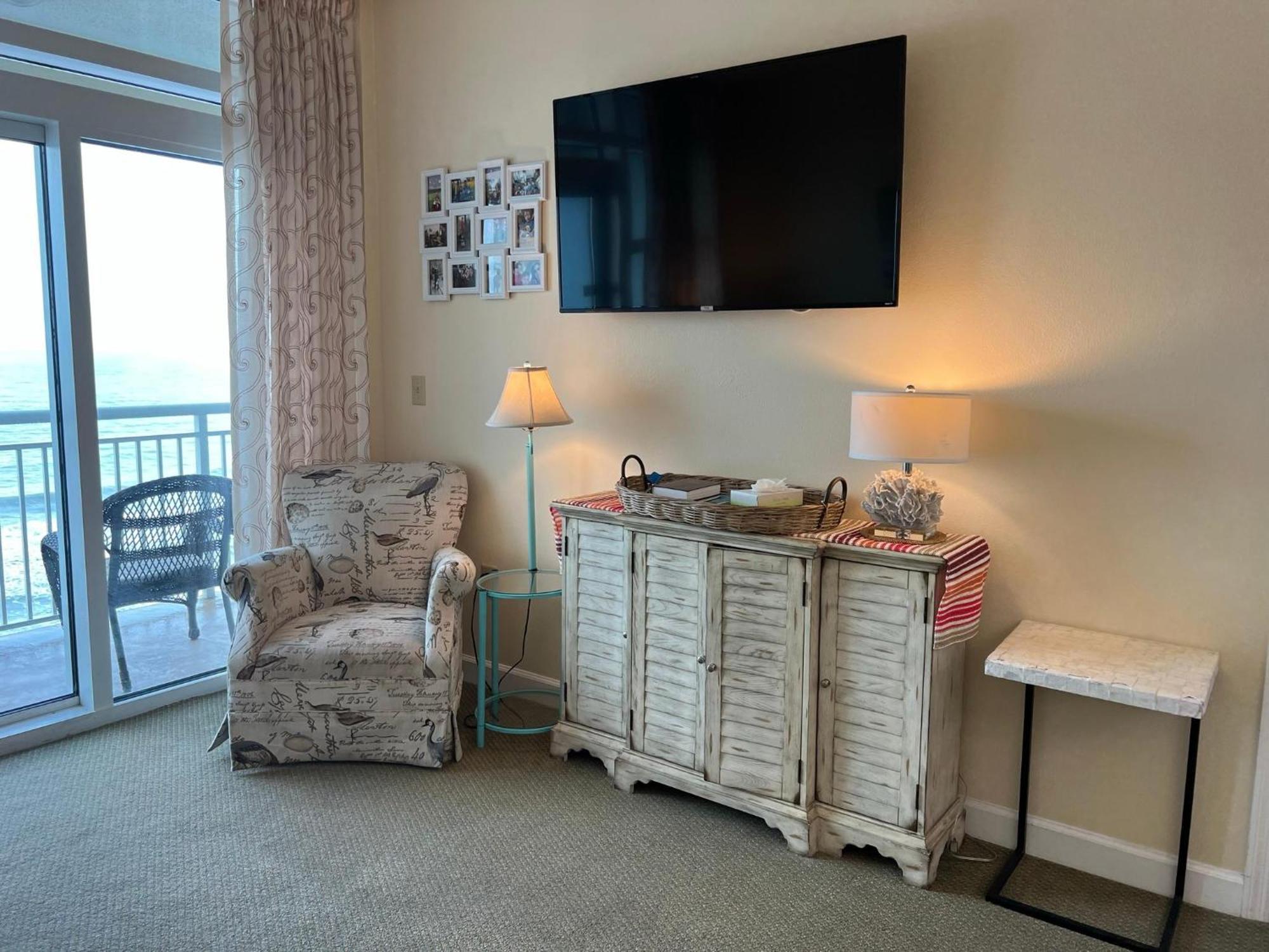 2501 S Ocean Blvd, 0811 - Ocean Front Sleeps 6 *