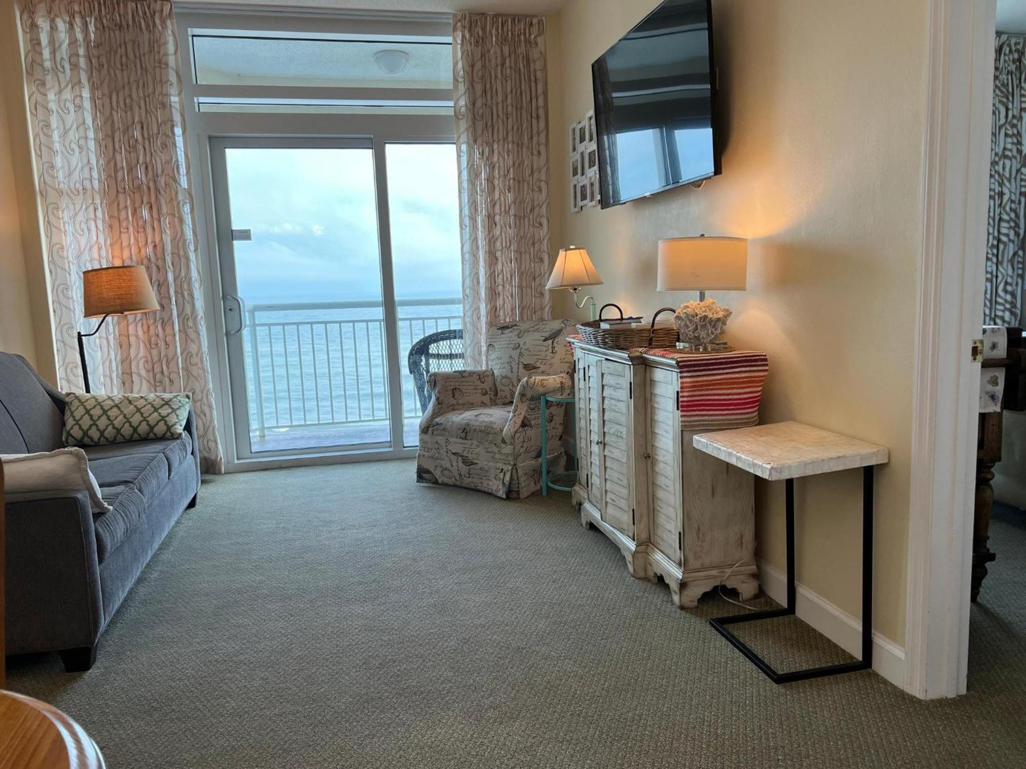 Holiday home 2501 S Ocean Blvd, 0811 - Ocean Front Sleeps 6 *