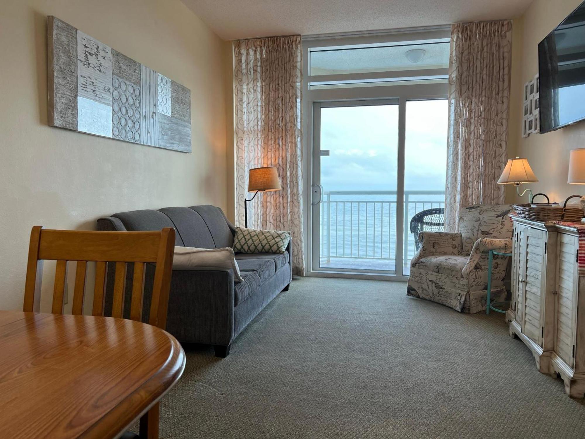 2501 S Ocean Blvd, 0811 - Ocean Front Sleeps 6 *